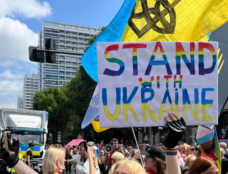 Stand with Ukraine — ЛГБТ+ люди України під час повномасштабної війни